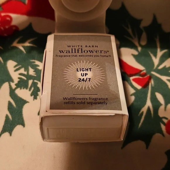 Wallflowers Hot Cocoa Plug In - Picture 4 of 4